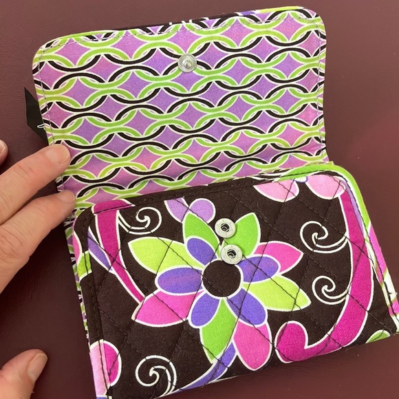 Vera Bradley purple punch floral quilted cotton NWOT wallet few loose th… - Picture 8 of 12